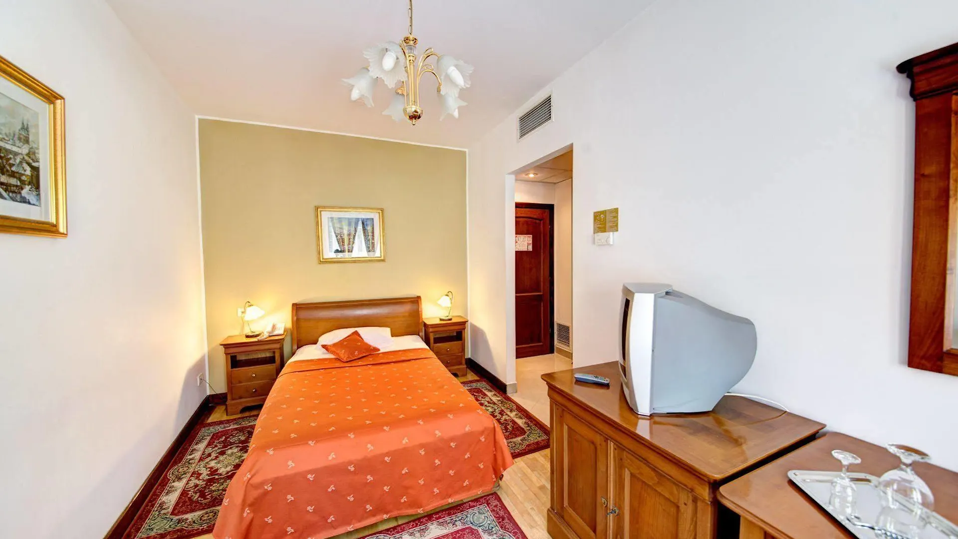 Hotel Reginetta II ブカレスト