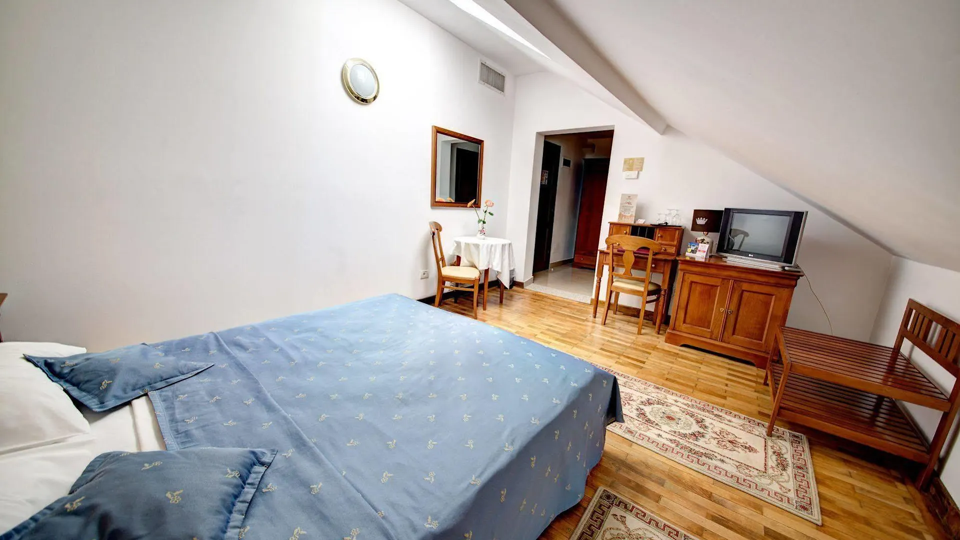 ***  Hotel Reginetta II 부쿠레슈티 루마니아