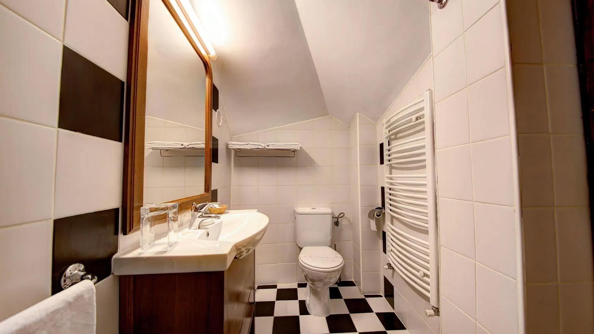 Hotel Reginetta II 부쿠레슈티