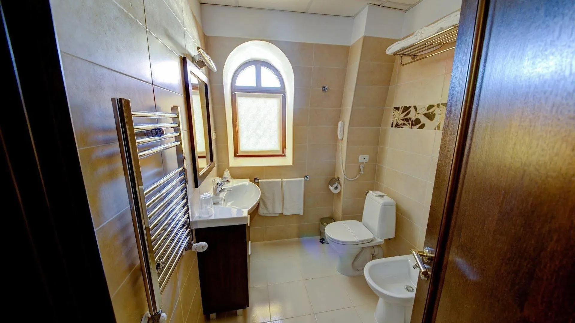 ***  Hotel Reginetta II 부쿠레슈티 루마니아