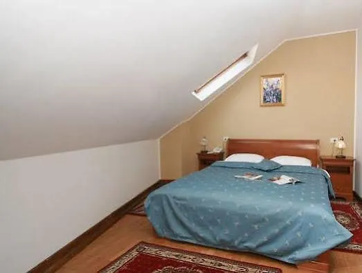 Hotel Reginetta II 부쿠레슈티